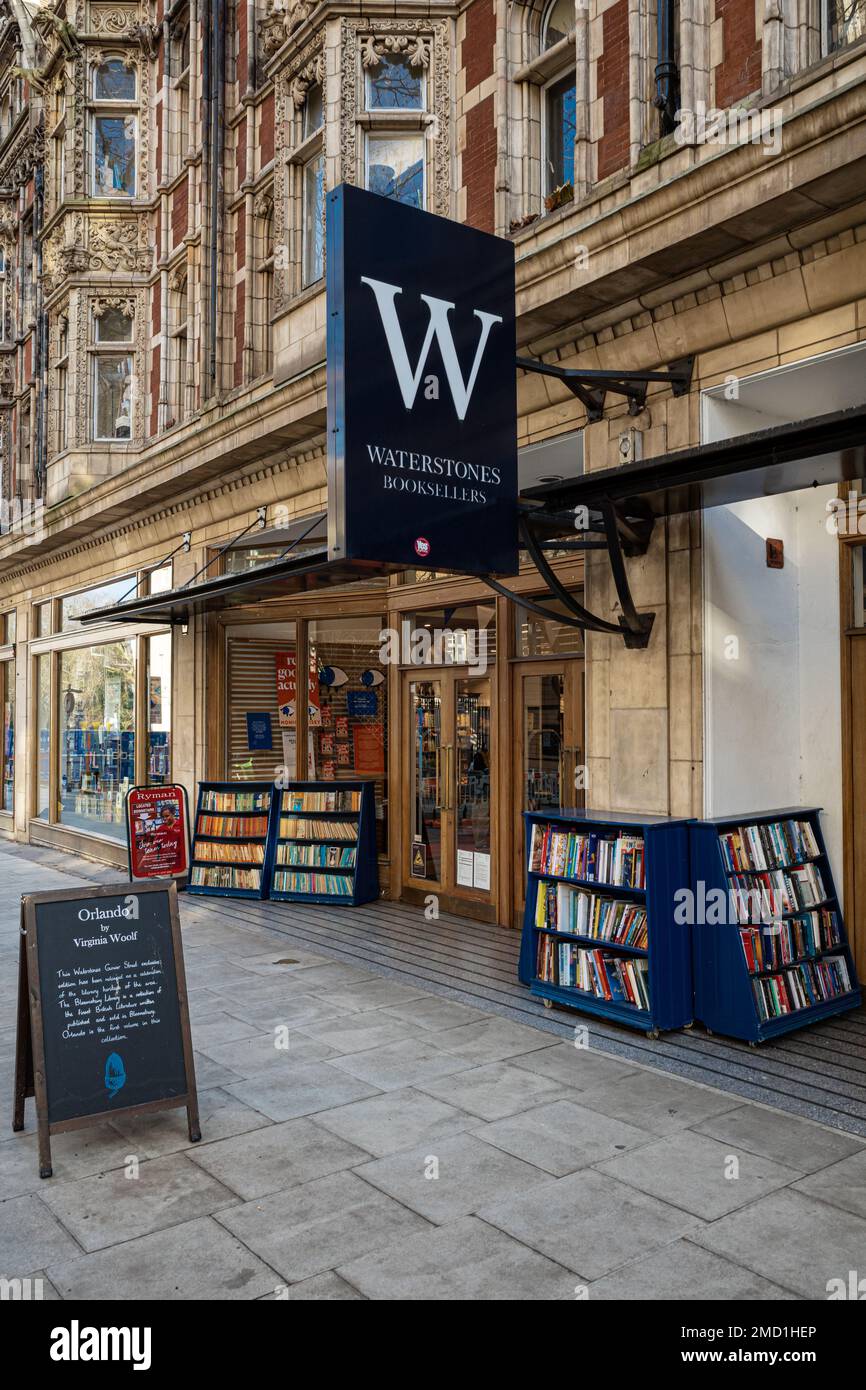 Waterstones Bookshop London - Waterstones Bookstore at 82 Gower St, Bloomsbury London. Formerly a Dillons bookshop. Built 1907-8 Grade II listed. Stock Photo