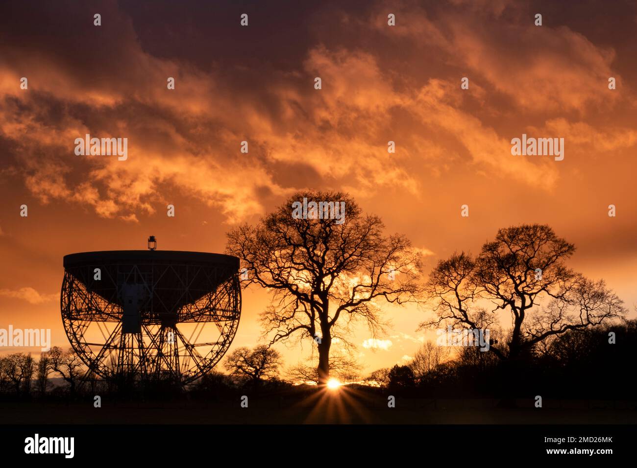 Jodrell bank silhouette hires stock photography and images Alamy