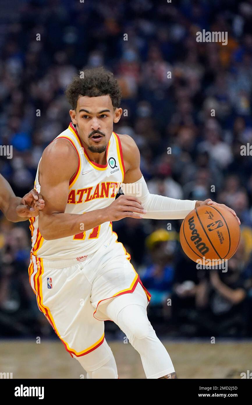 Atlanta Hawks guard Trae Young drives to the basket against the Golden ...