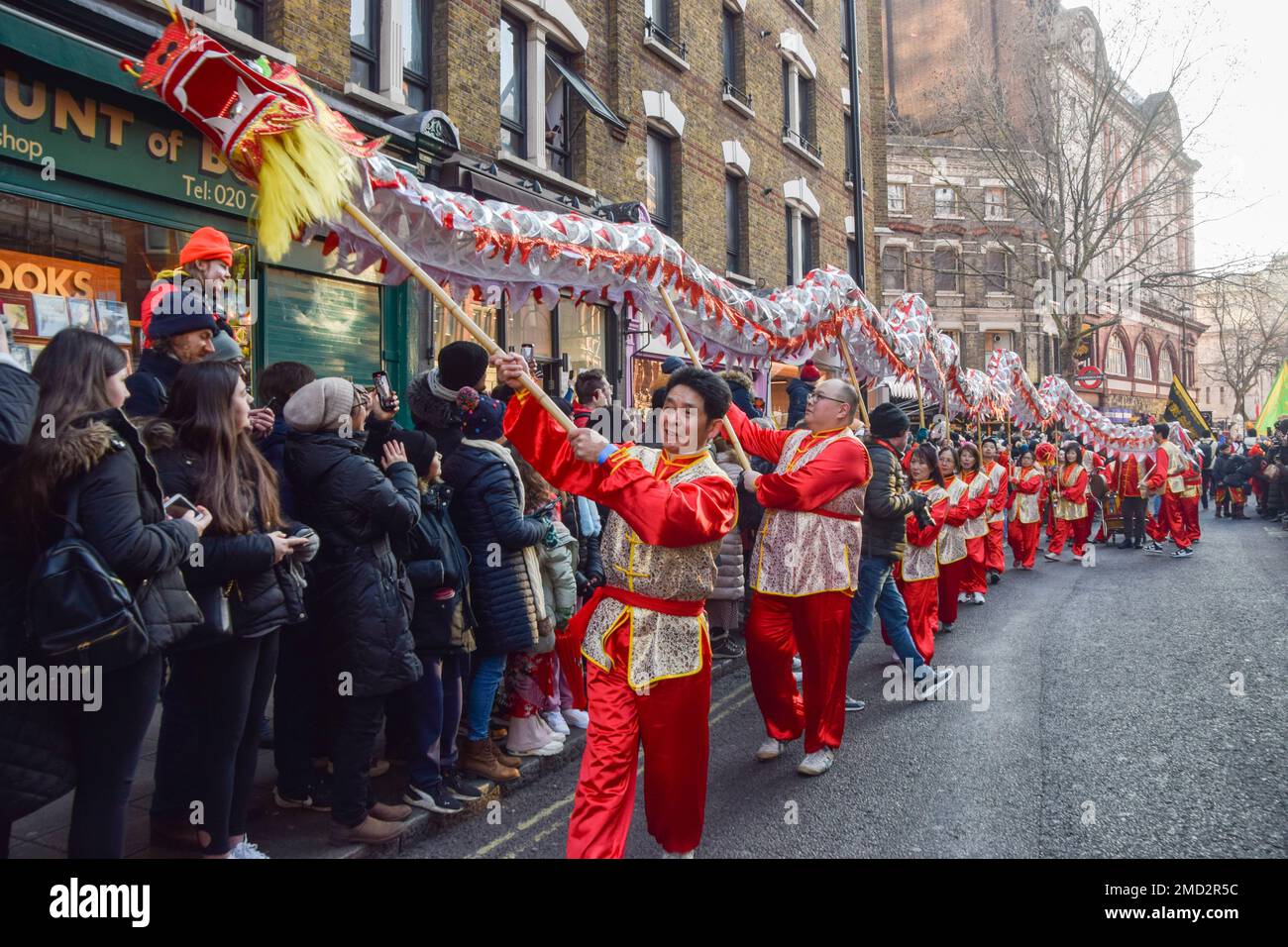 London, UK. 22nd Jan, 2023. Dragon performers entertain the crowds at ...