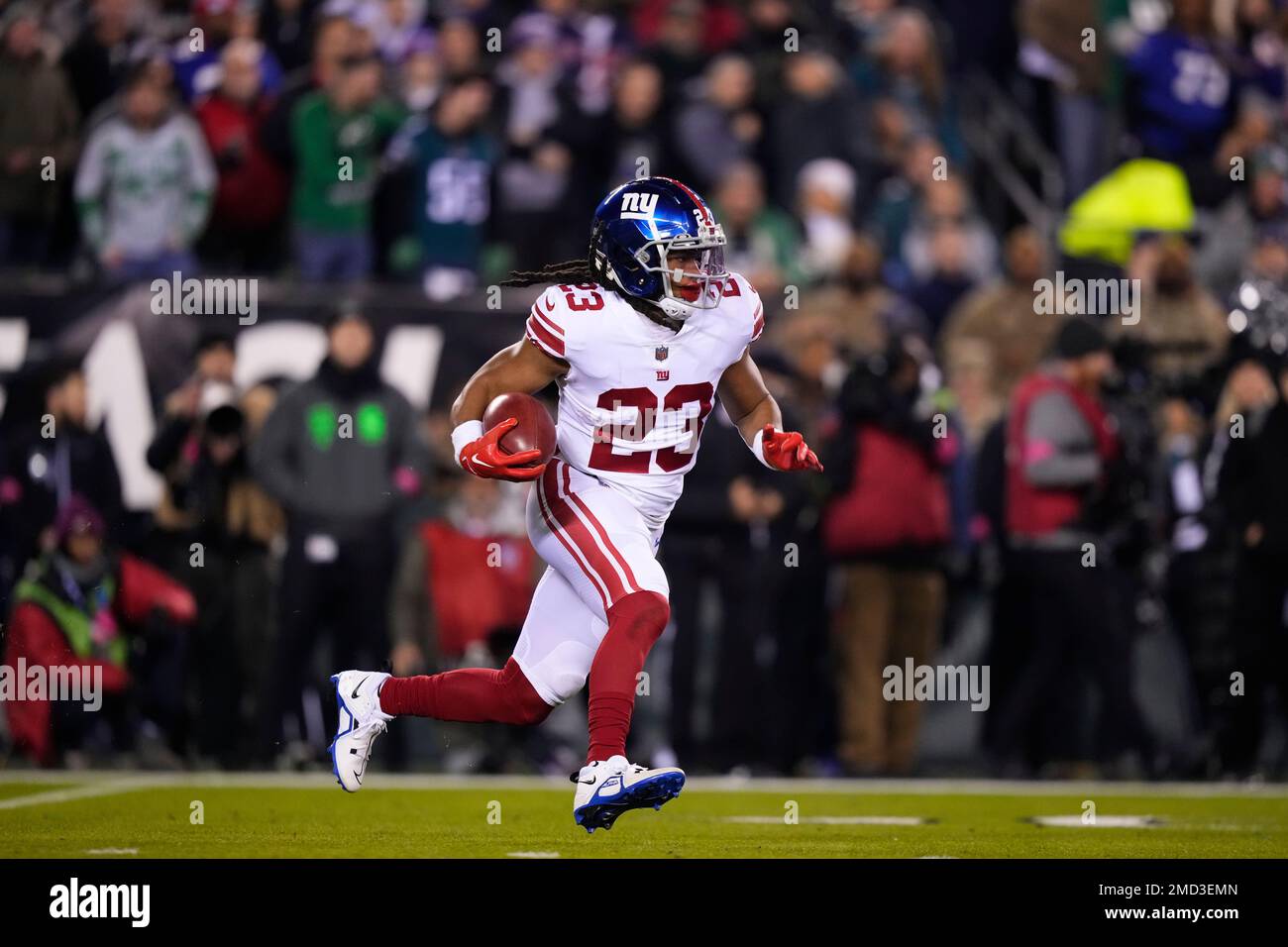 New York Giants' Gary Brightwell plays during an NFL divisional round