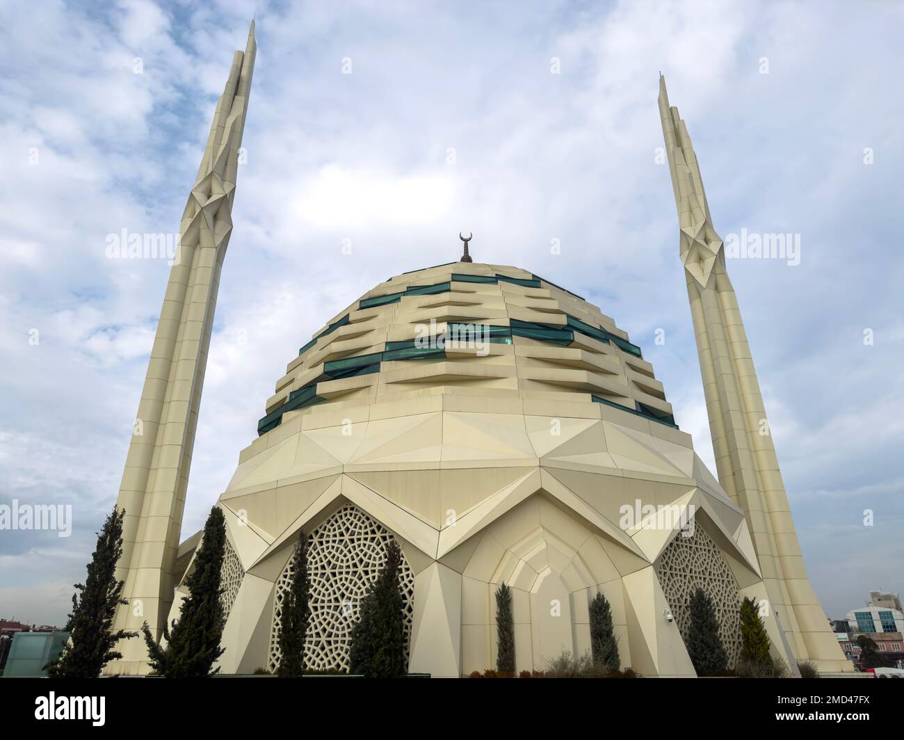 Uskudar, İstanbul, Turkey, January 22, 2023: Theology Mosque. Altunizade, Stock Photo