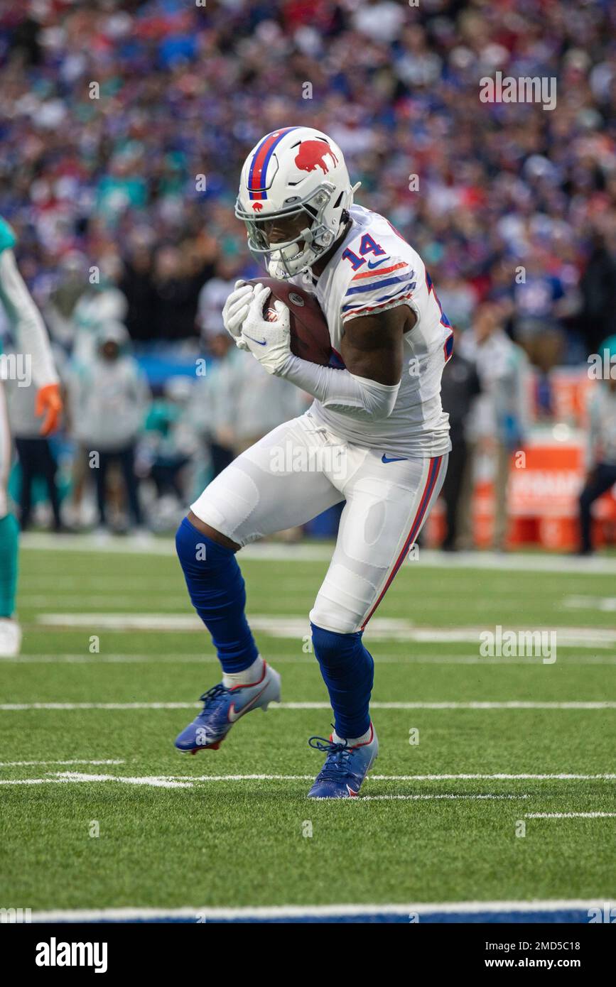 Buffalo Bills wide receiver Stefon Diggs (14) catches a touchdown pass
