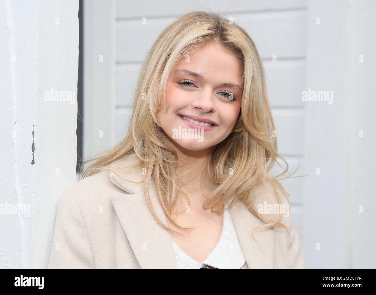 Kylie Rogers poses to promote the film
