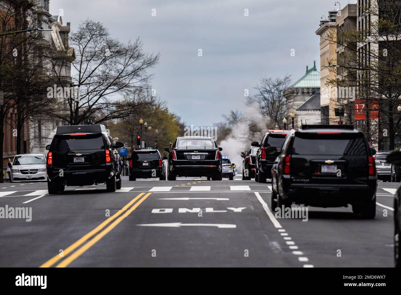 Reportage: President Joe Biden’s motorcade departs the Washington Hilton in Washington, D.C. Wednesday, April 6, 2022, en route to the White House Stock Photo