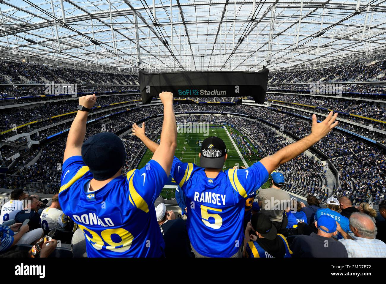 Los Angeles Rams fans react before the Los Angeles Rams play the