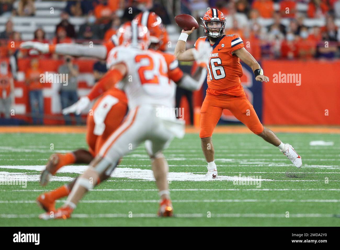 Syracuse quarterback Garrett Shrader (16) attempts a pass during the ...