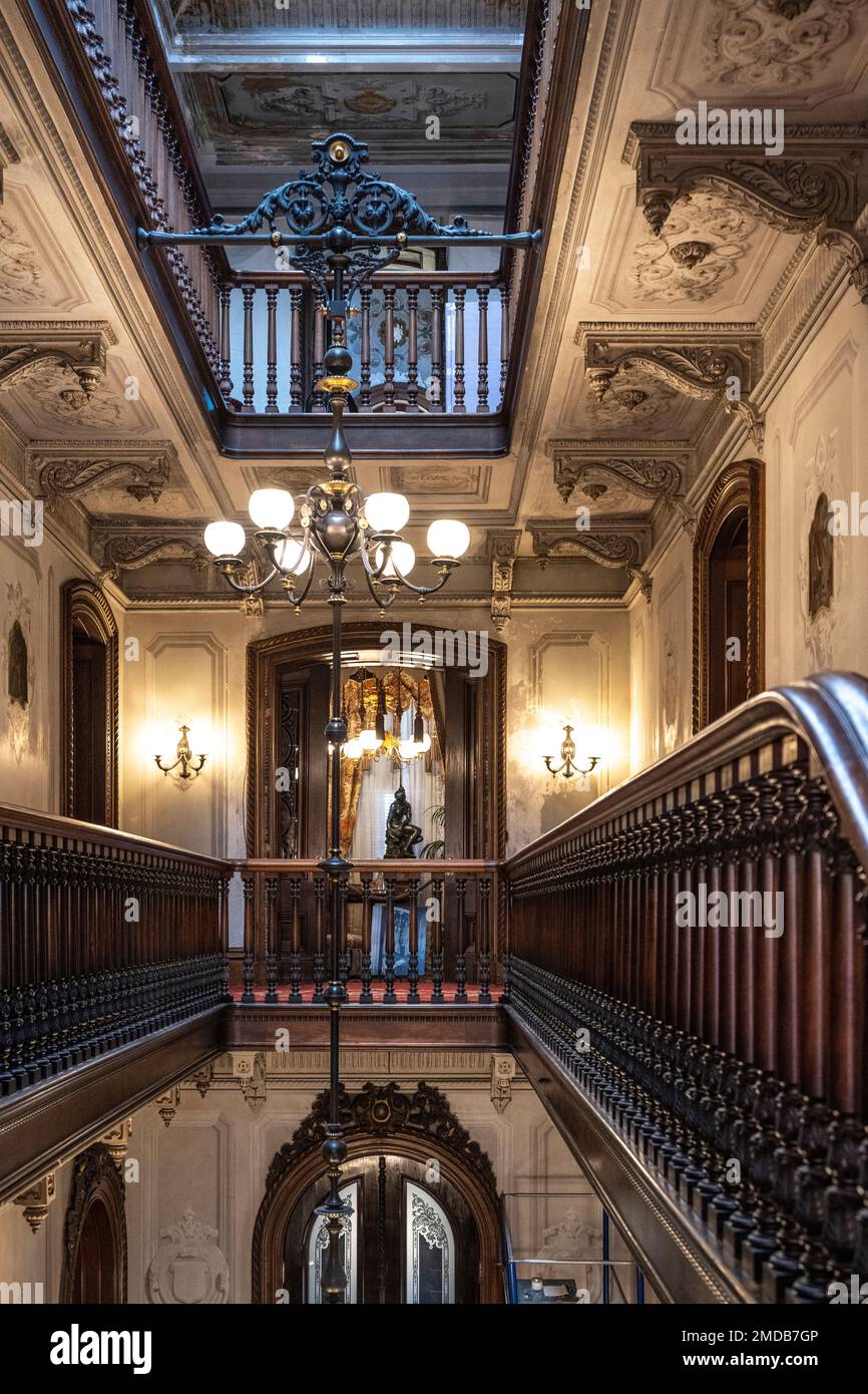 Second Floor Mezzanine Balcony At The Victorian Mansion Stock Photo Alamy Second Floor Mezzanine Balcony At The Victorian Mansion Stock Photo Alamy