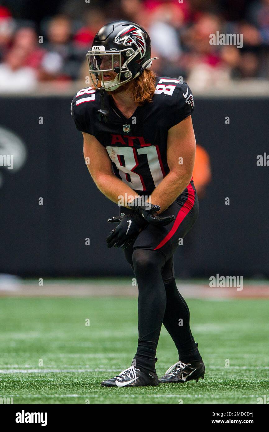 Atlanta Falcons tight end Hayden Hurst (81) warms up before an NFL