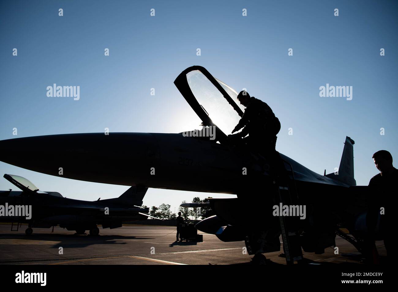 U.S. Air Force Capt. Jett Wright, 367th Fighter Squadron F-16 Fighting Falcon pilot, performs pre-flight checks at Aviano Air Base, Italy, July 15, 2022. Wright had the opportunity to fly the same aircraft that his father flew in the 1990’s. Stock Photo