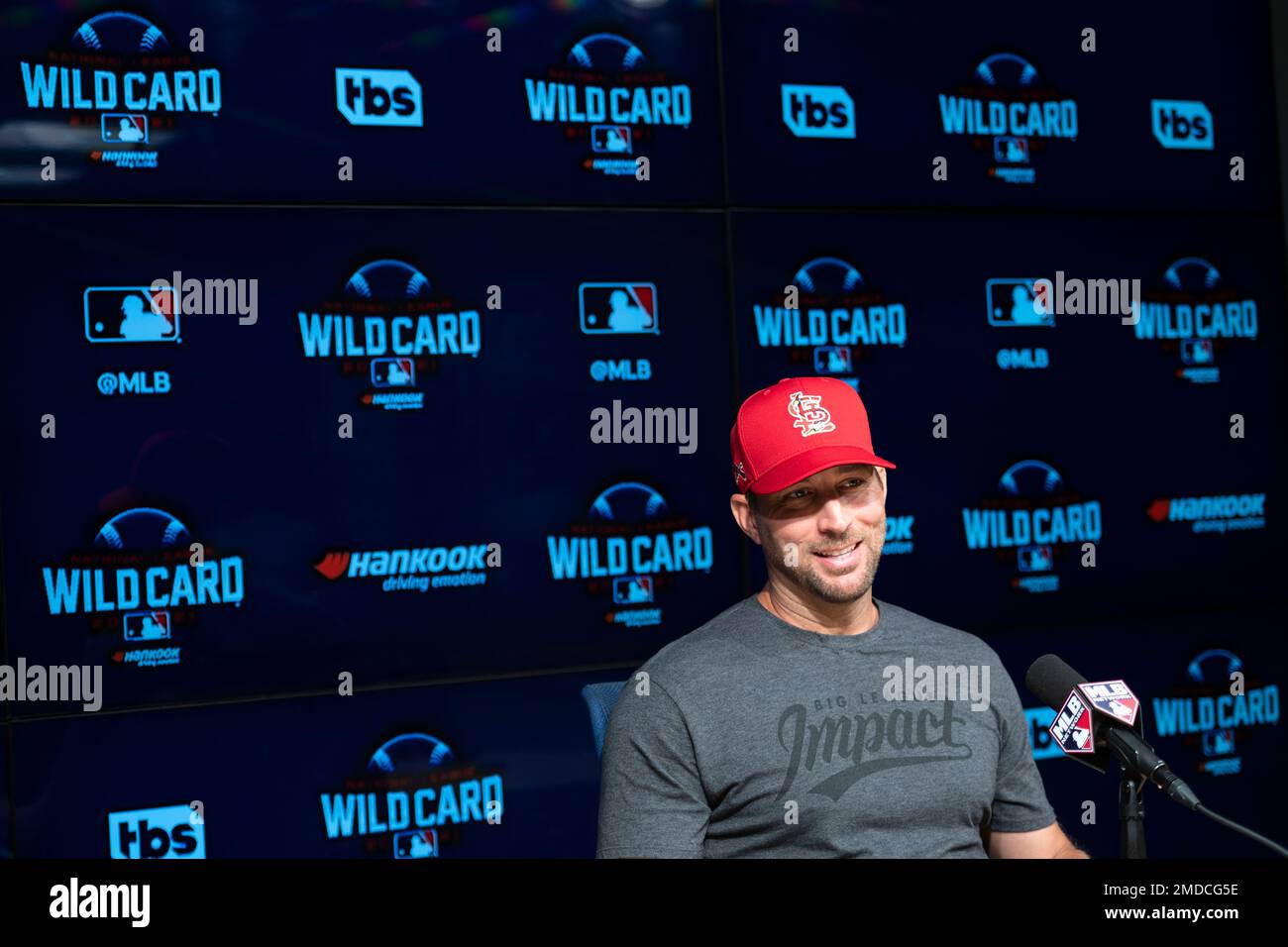 St. Louis Cardinals pitcher Adam Wainwright (50) reacts during an MLB  National League Wild Card game against the Los Angeles Dodgers, Wednesday,  Octob Stock Photo - Alamy