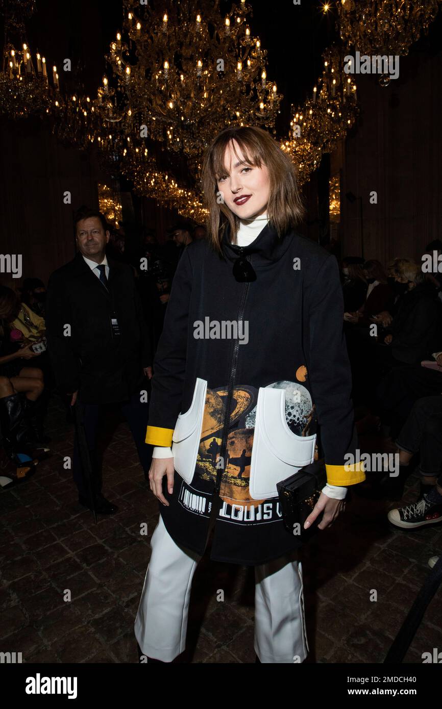 renate-reinsve-attends-the-louis-vuitton-spring-summer-2022-ready-to