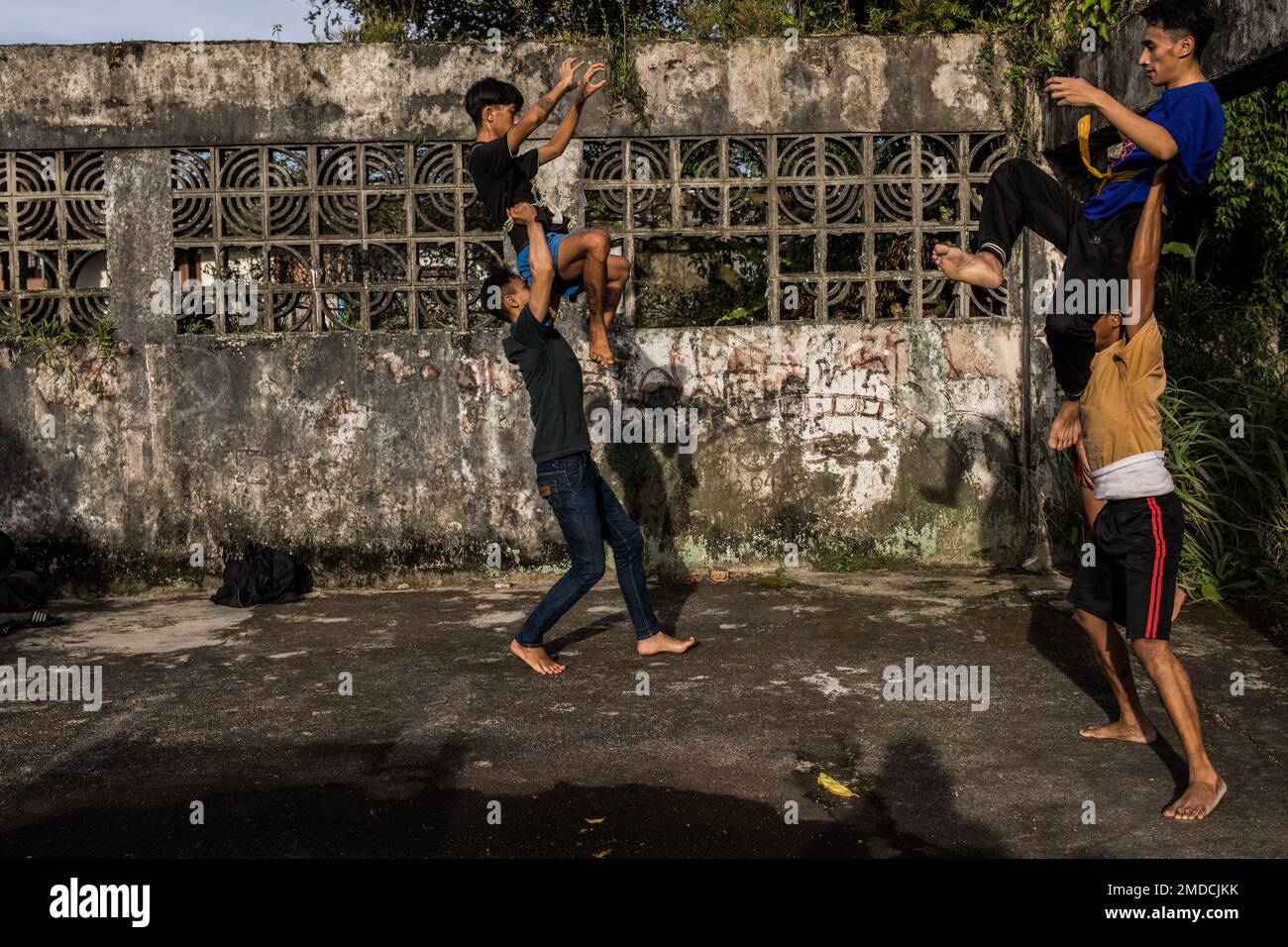 Bogor, Indonesia. 09th Jan, 2023. Members of a dragon dance troupe take part in a practice session of dragon dance known as 'Liong' during preparations ahead of the Lunar New Year on January 9, 2023, in Bogor. Countries around Southeast Asia are set to welcome a lively Chinese New Year, The first day of the Lunar New Year on January 22, will usher in the Year of the Water Rabbit. (Photo by Garry Lotulung/SOPA Images/Sipa USA) Credit: Sipa USA/Alamy Live News Stock Photo