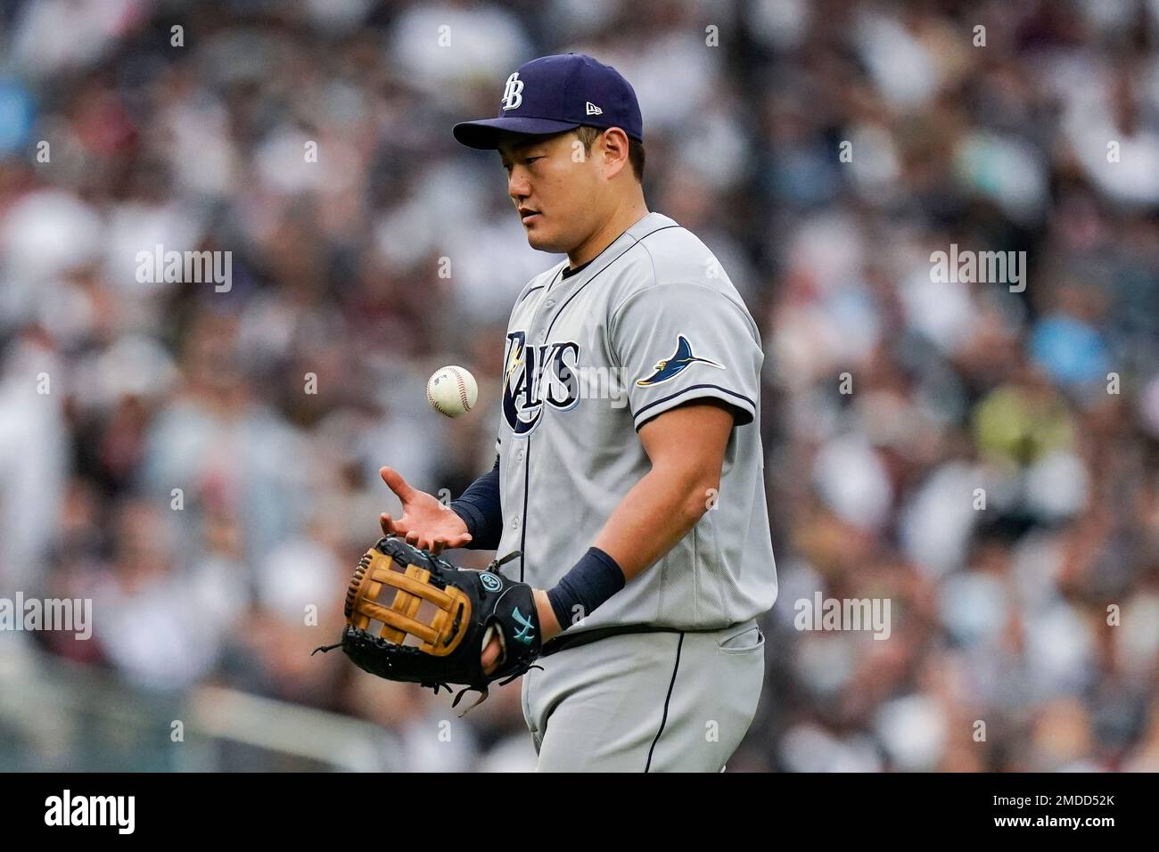 Folk hero. First baseman. Rays fans fall for Ji-Man Choi