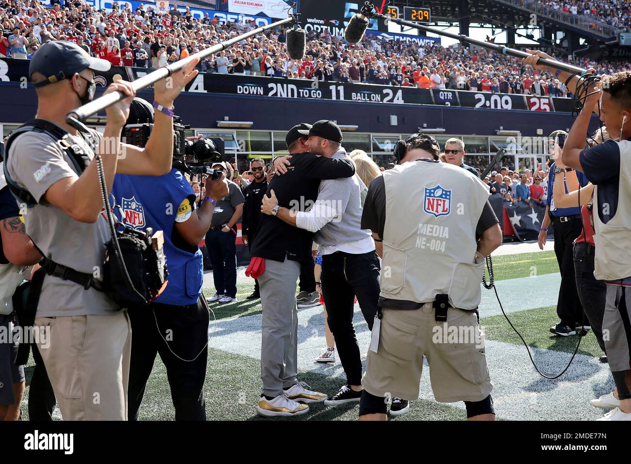 Julian Edelman was one of the greatest.' Former Patriots receiver honored  at halftime of Sunday's game - The Boston Globe