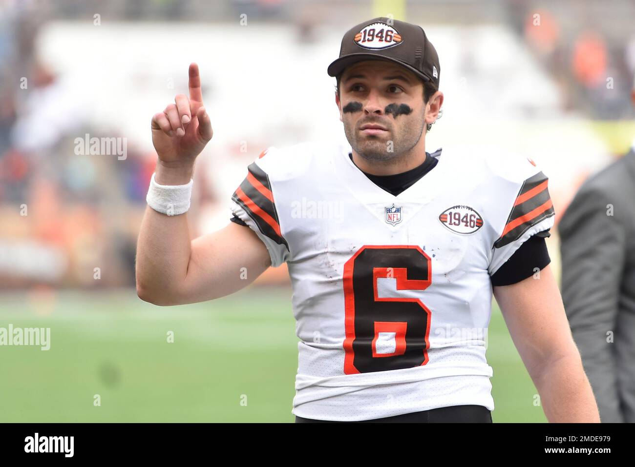 Browns quarterback shirt sales