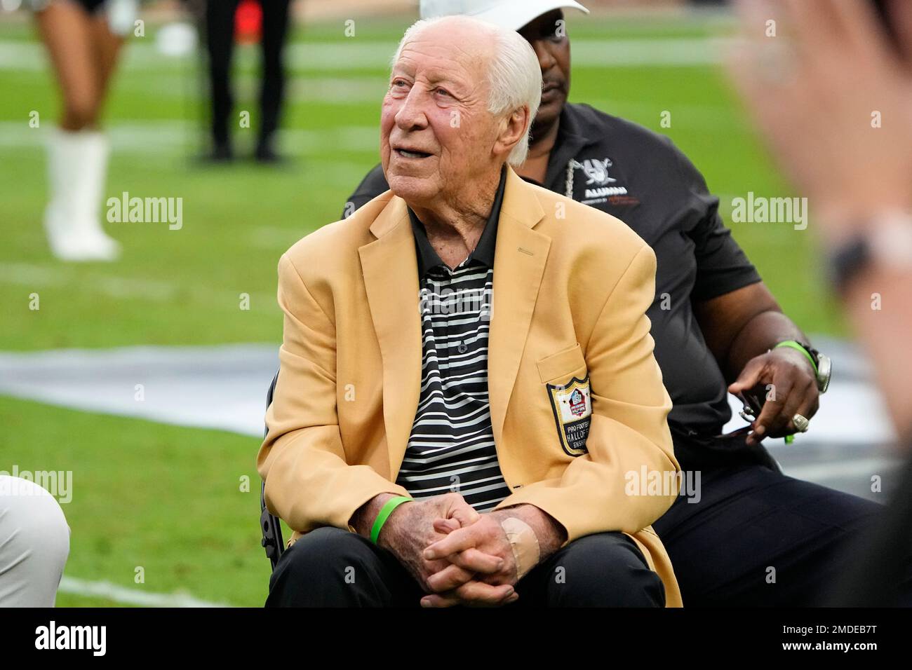 Fred Biletnikoff prepares for special trip to Pro Football Hall of