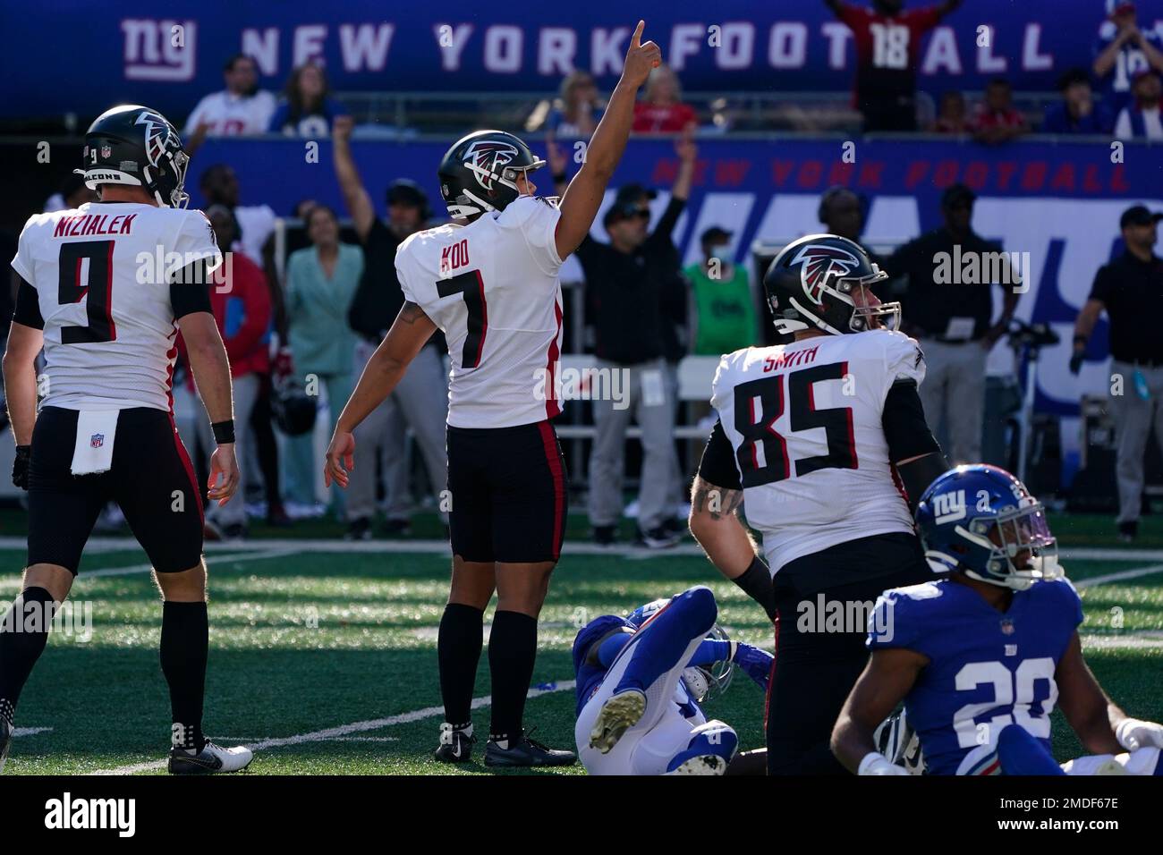 Younghoe Koo of Ridgewood NJ kicks game-winning FG as Falcons defeat NY  Giants