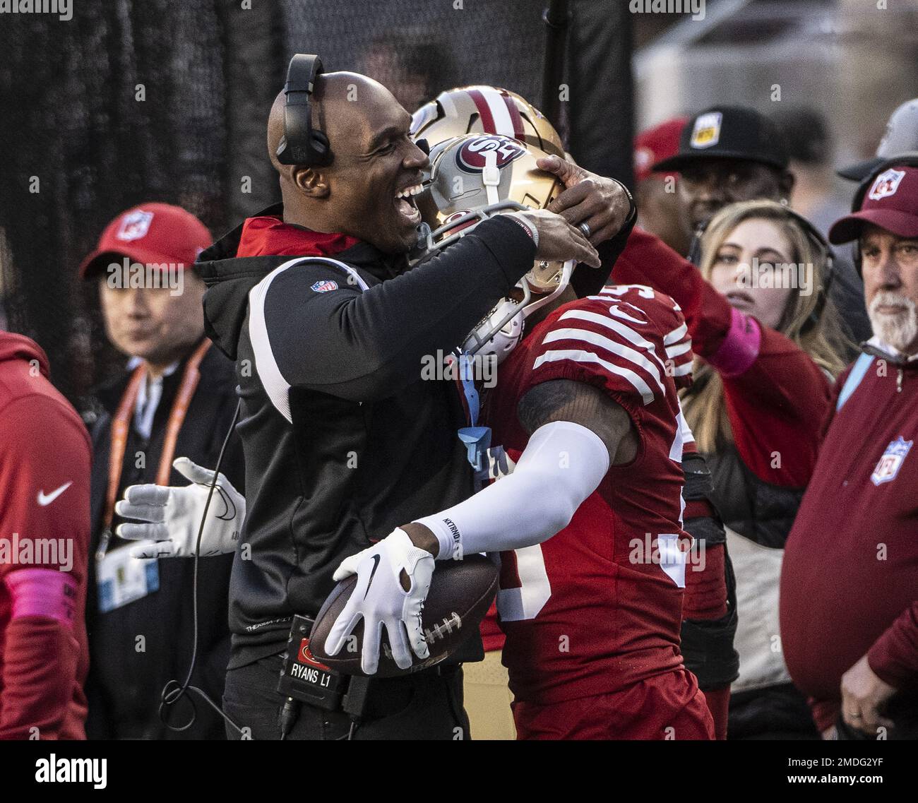 Philadelphia Eagles corner back Darius Slay (2) celebrates with his family  following the NFC Championship NFL football game against the San Francisco  49ers, Sunday, Jan. 29, 2023, in Philadelphia. (AP Photo/Chris Szagola