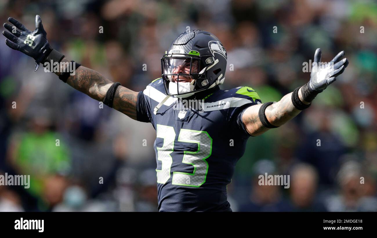 Tennessee Titans vs Seattle Seahawks game action photos