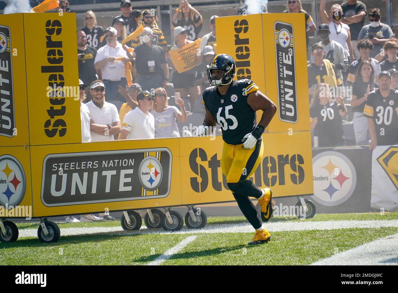 Pittsburgh Steelers offensive tackle Dan Moore Jr. (65) takes the field for  an NFL football game against the Las Vegas Raiders, Sunday, Sept. 19, 2021,  in Pittsburgh. (AP Photo/Keith Srakocic Stock Photo - Alamy