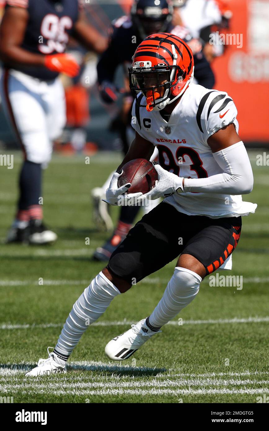 Cincinnati, United States. 26th Dec, 2021. Cincinnati Bengals wide receiver  Tyler Boyd (83) dives in for the touchdown against Baltimore Ravens during  the first half of play at Paul Brown Stadium in