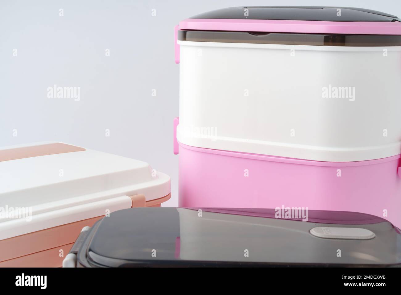 Plastic food containers microwave hi-res stock photography and images ...