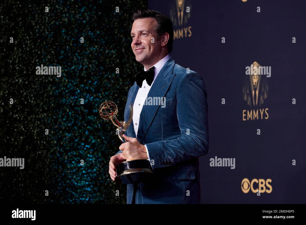 Jason Sudeikis, winner of the award for outstanding lead actor in a