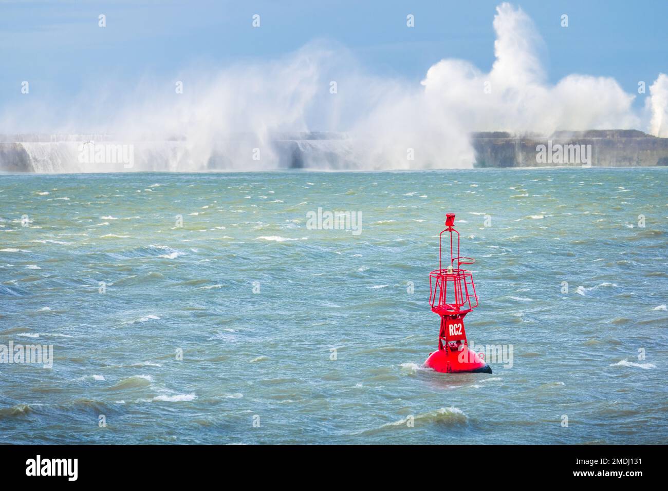 Bouée devant la Digue Carnot lors d'un coup de vent, France, Boulogne sur mer, Côte d'opale Stock Photo