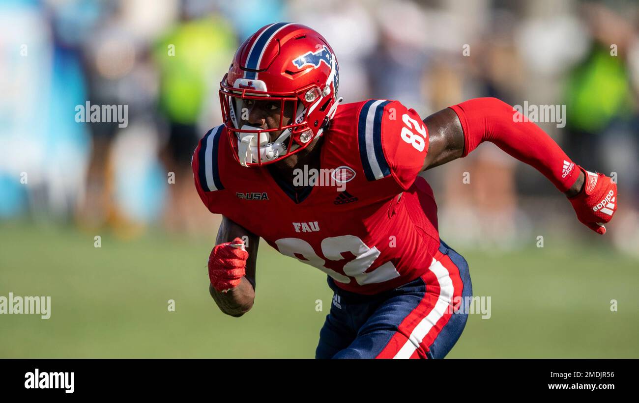 FAU wide receiver Je Quan Burton 82 during an NCAA football game