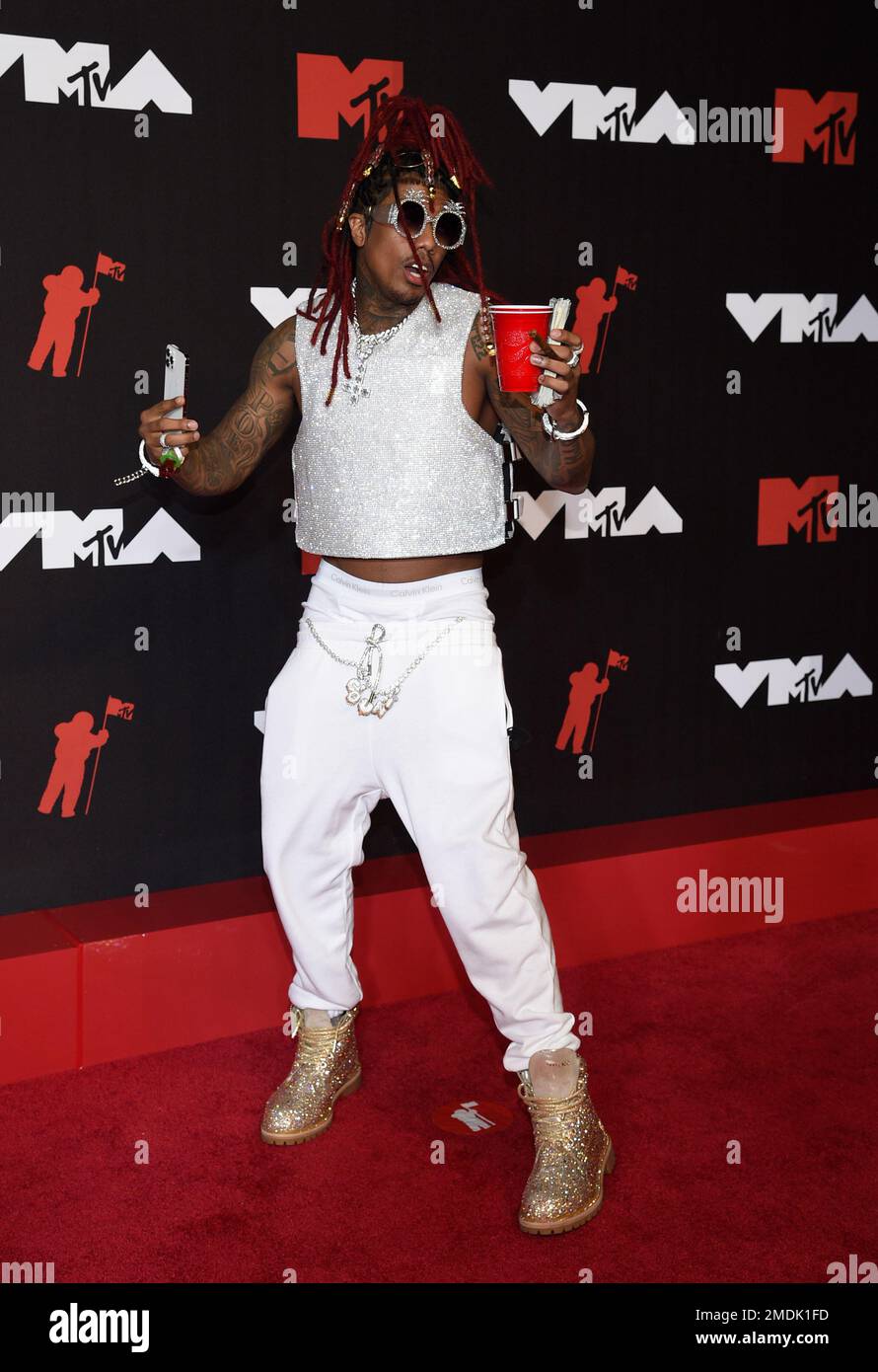 Nick Cannon arrives to the MTV Music Video Awards in Miami. August 28,  2005.CannonNick345 Red Carpet Event, Vertical, USA, Film Industry,  Celebrities, Photography, Bestof, Arts Culture and Entertainment, Topix  Celebrities fashion /