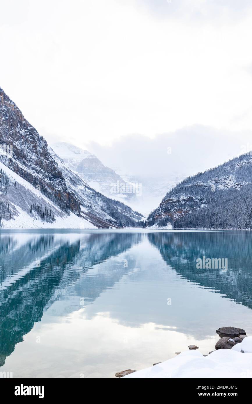 The beautiful view of Lake Louise in winter. Banff National Park ...
