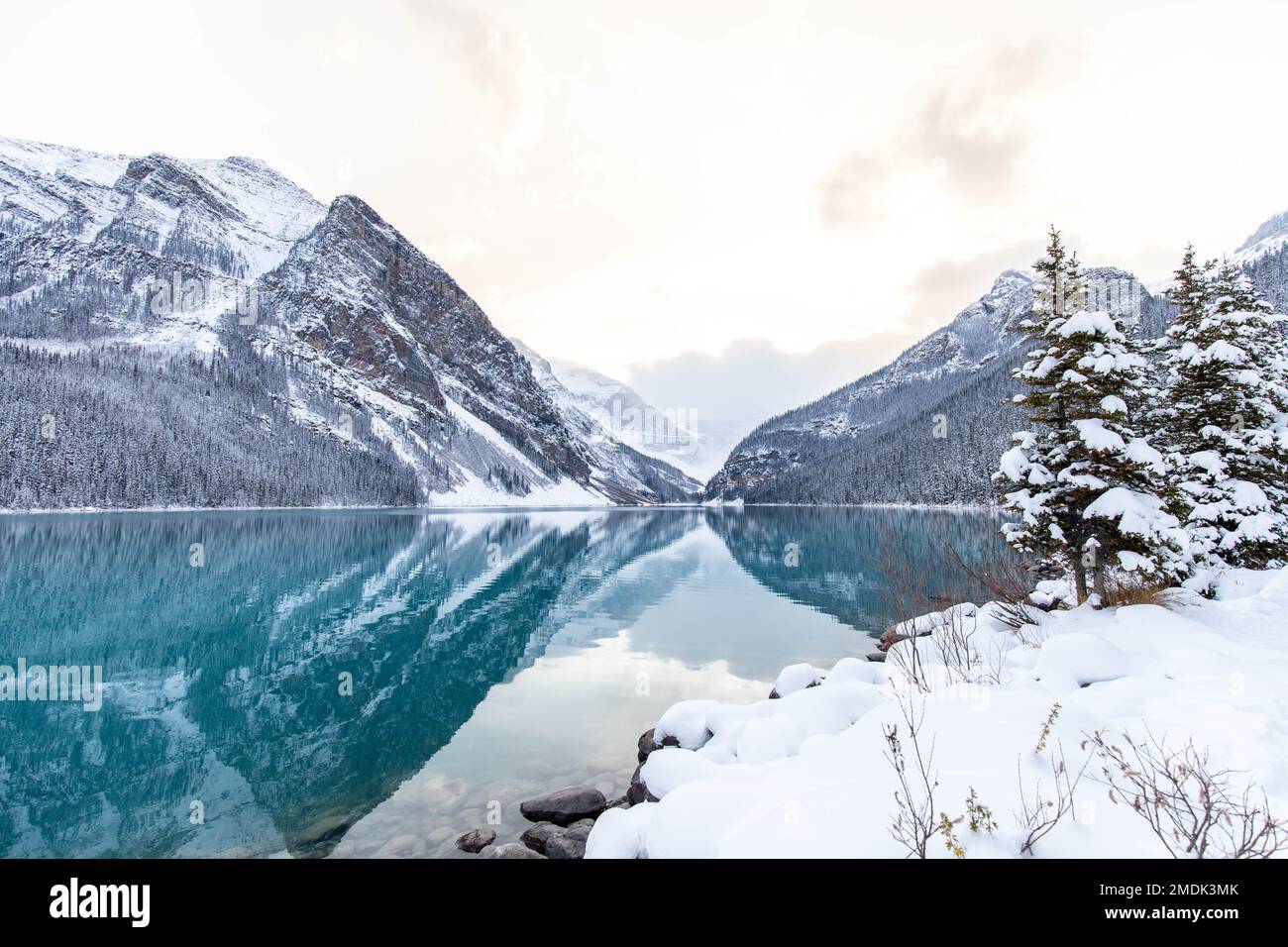 The beautiful view of Lake Louise in winter. Banff National Park ...