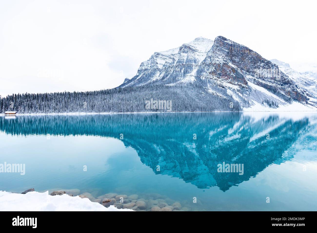 The beautiful view of Lake Louise in winter. Banff National Park ...