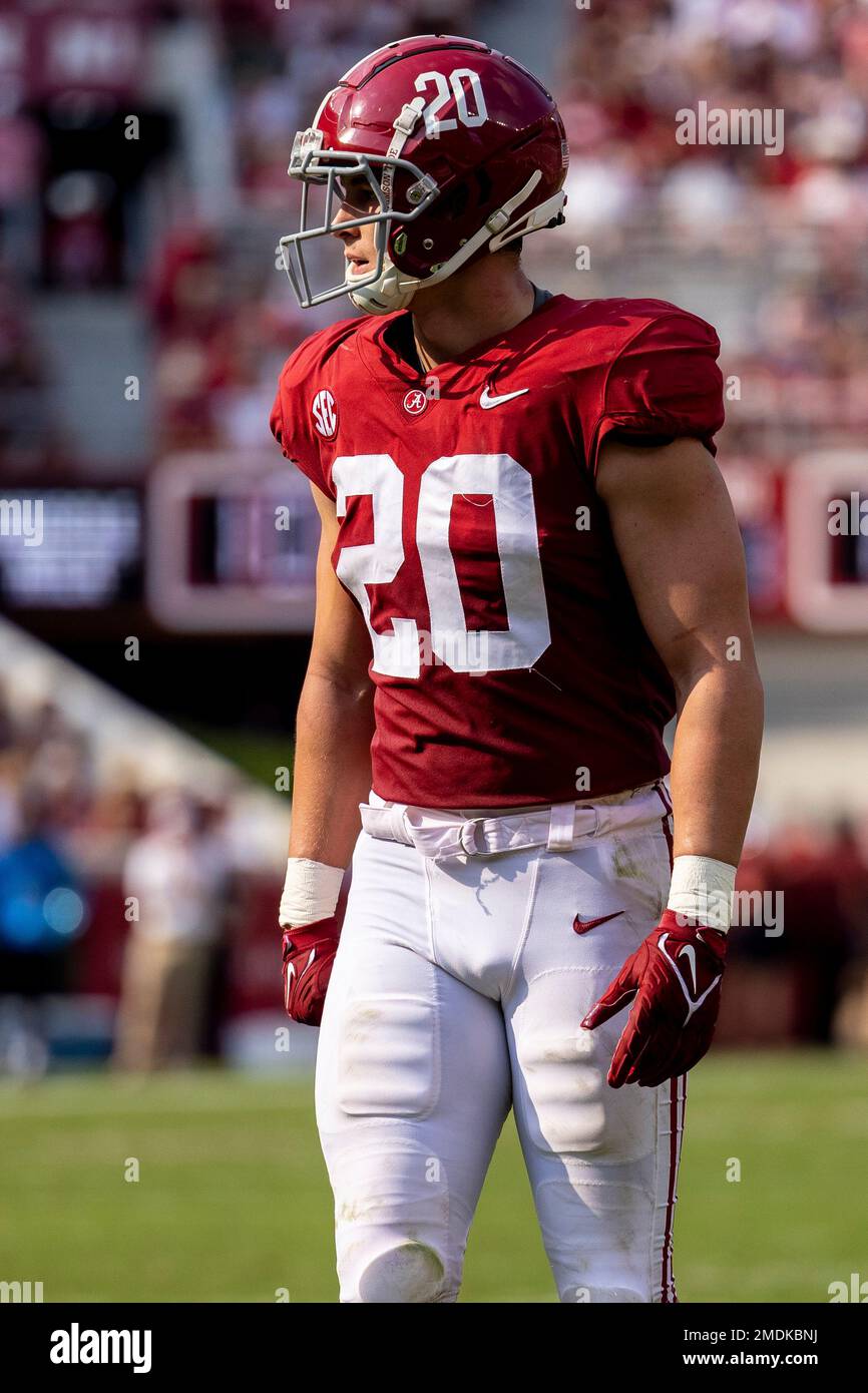 Alabama linebacker Drew Sanders (20) lines up against Mercer during the