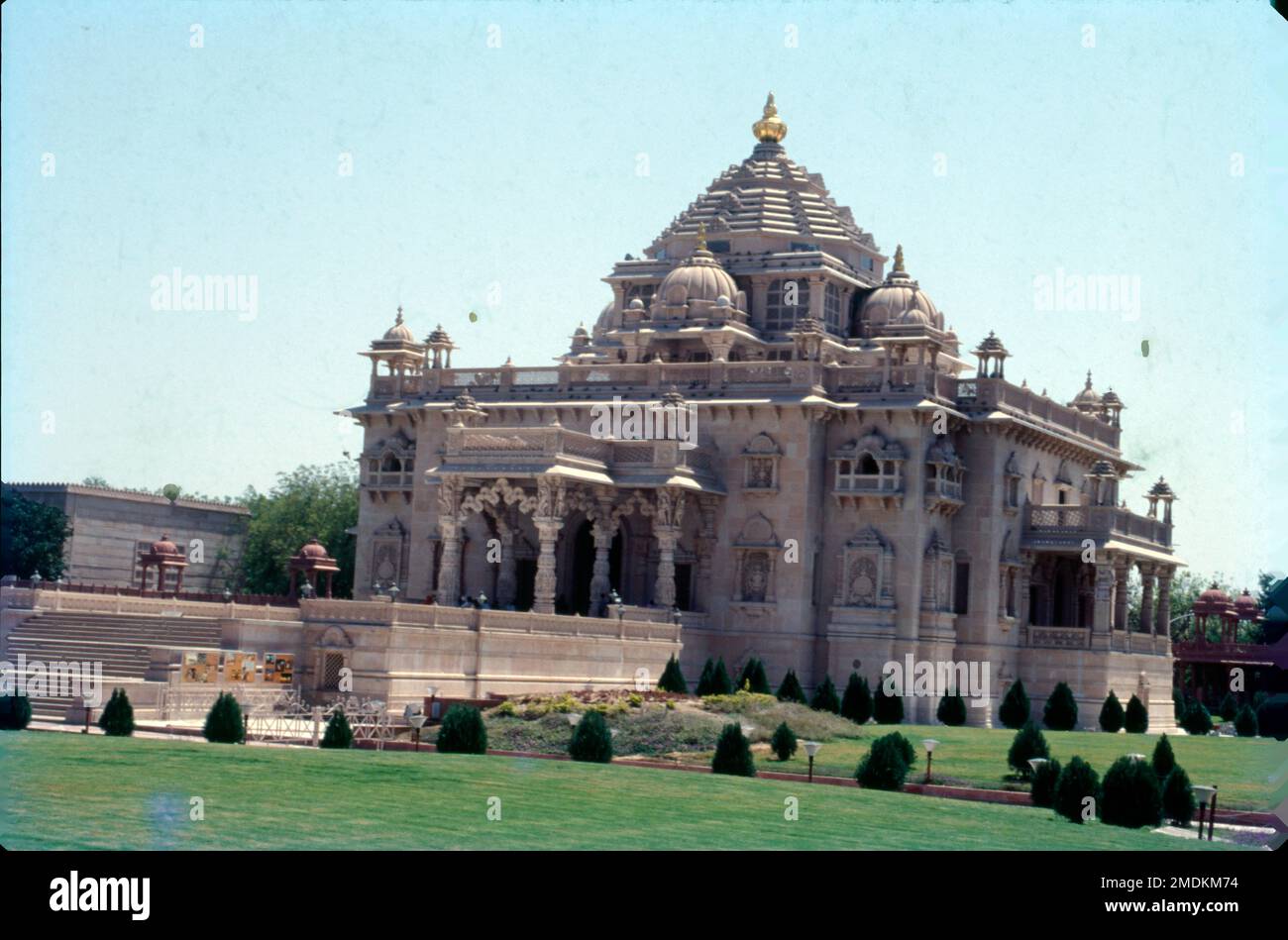 pramukh-swami-maharaj-hi-res-stock-photography-and-images-alamy