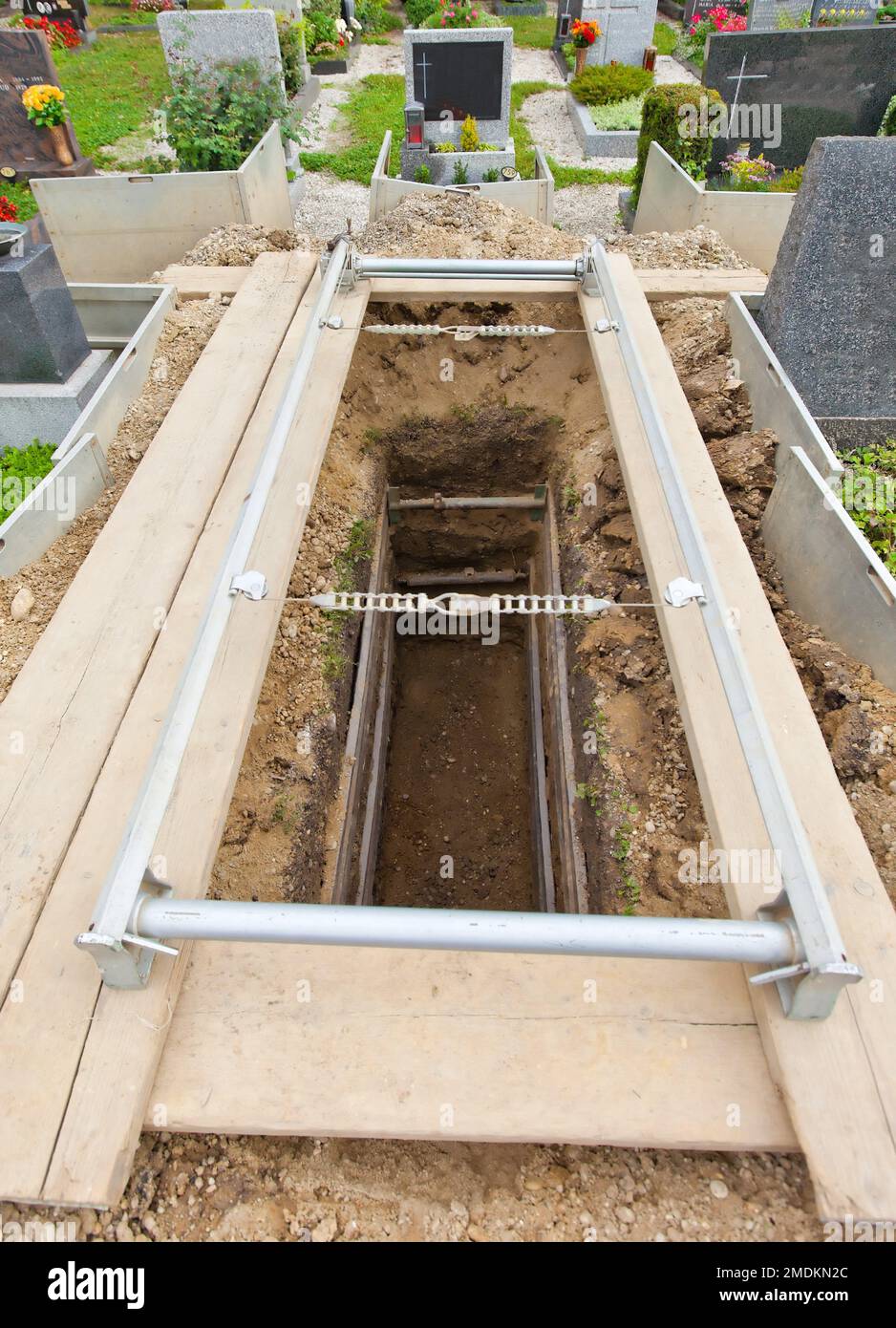 Dug grave hires stock photography and images Alamy