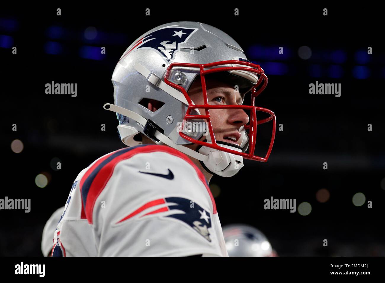 East Rutherford, New Jersey, USA. 30th Oct, 2022. New England Patriots  quarterback Mac Jones (10) looks to pass against the New York Jets during a  NFL game in East Rutherford, New Jersey