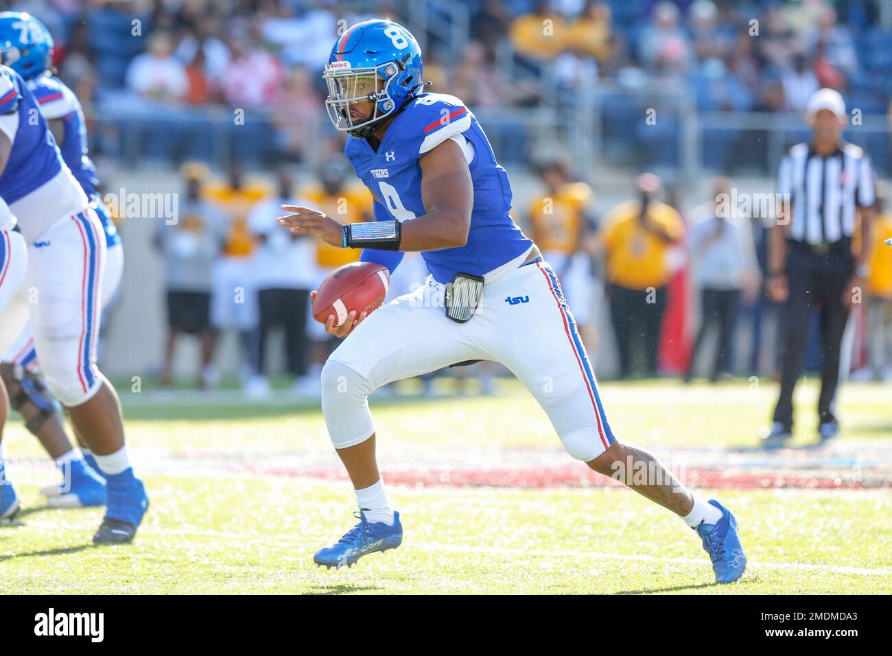 Tennessee State sophomore quarterback Deveon Bryant (8) looks for a