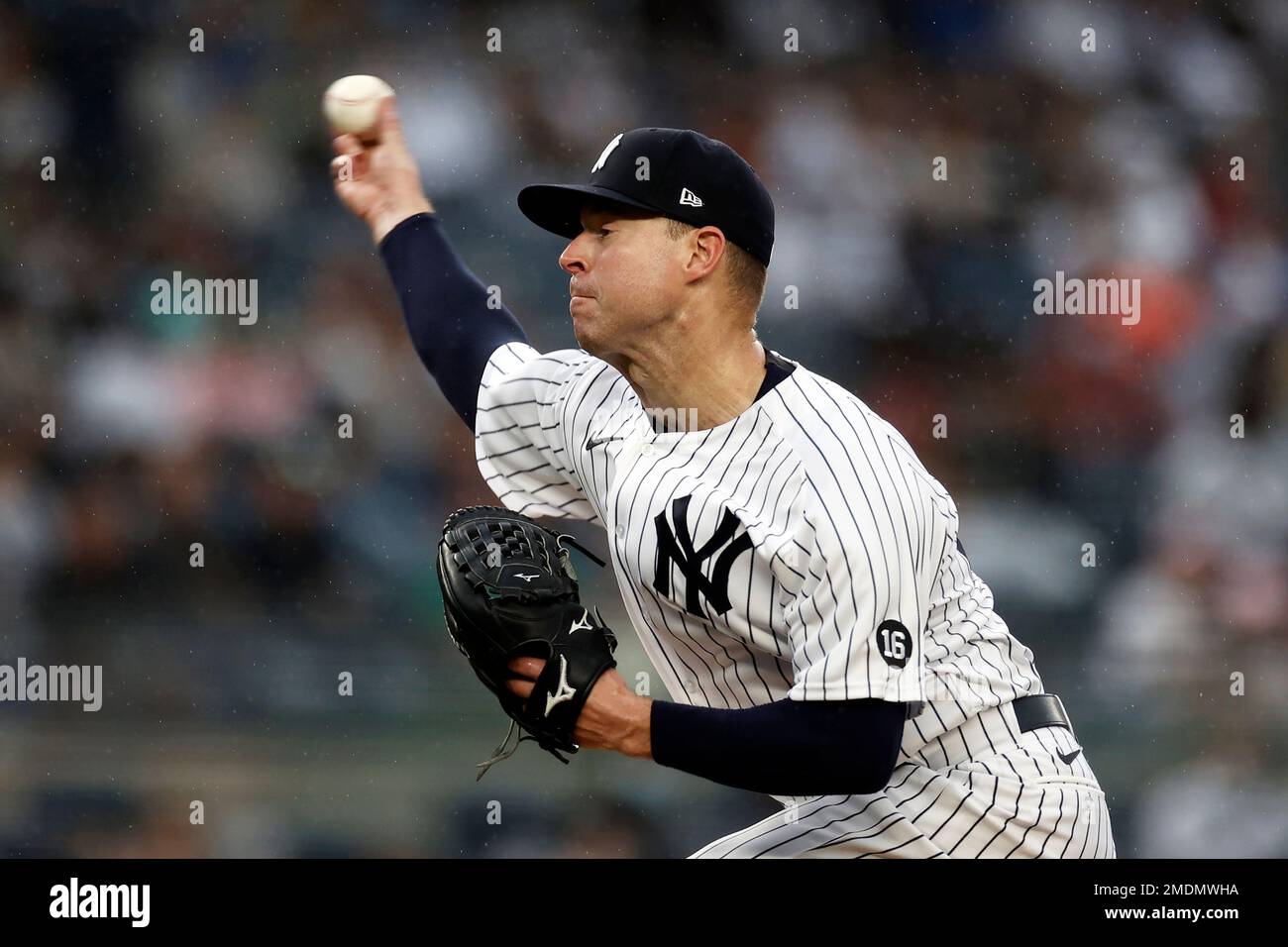 St. Petersburg, FL. USA; Tampa Bay Rays starting pitcher Corey Kluber (28)  heads to the dugout during a major league baseball game against the New Yo  Stock Photo - Alamy