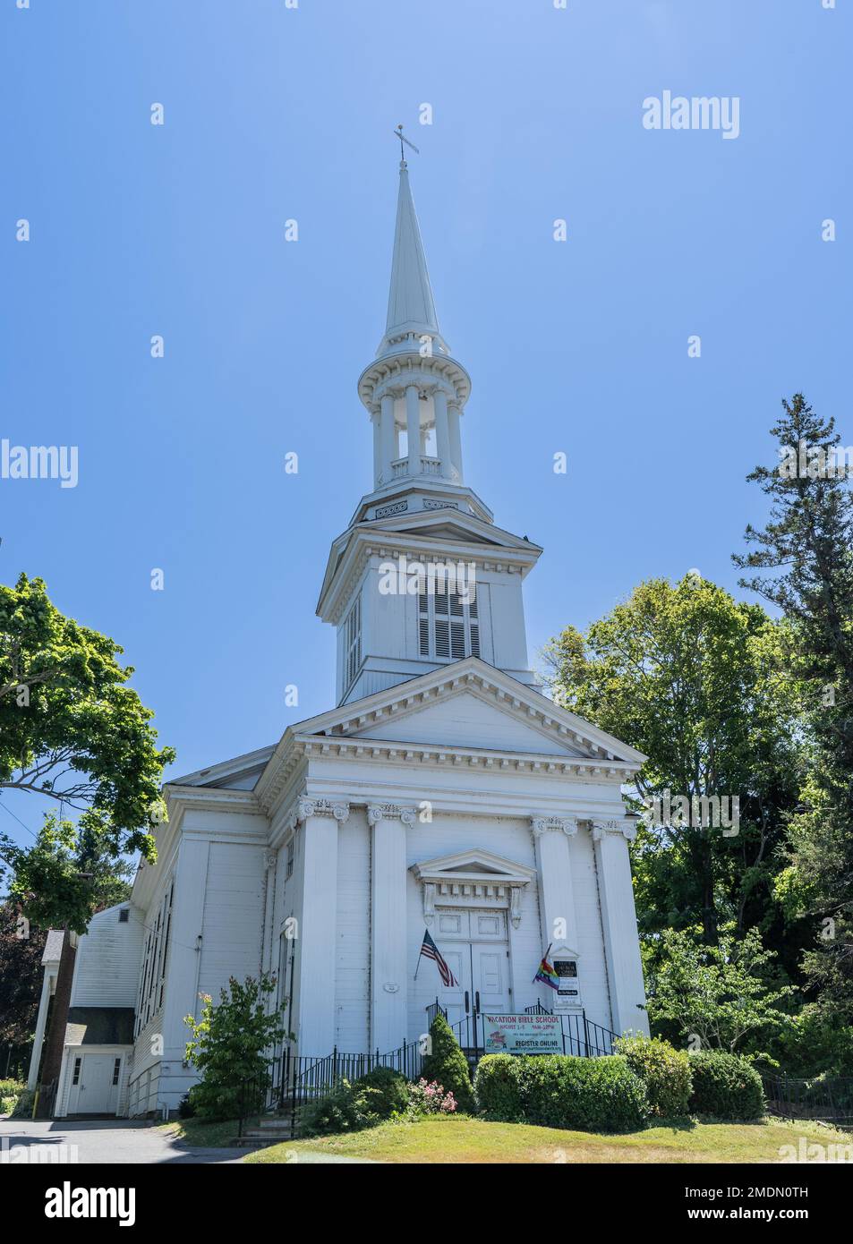 Sandwich, Massachusetts- July 9, 2022: First Church of Christ Sandwich, Massachusetts is one of the oldest churches on Cape Cod. This church was featu Stock Photo