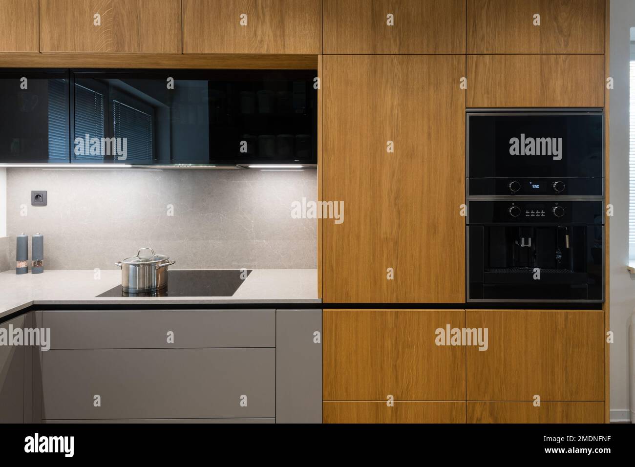 Modern kitchen with built in appliances Stock Photo - Alamy
