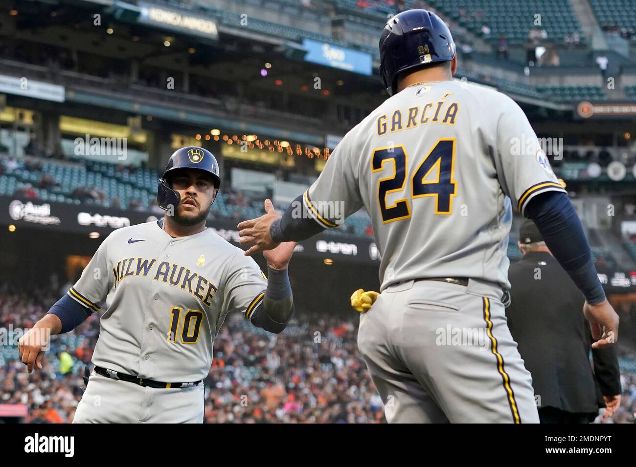 Milwaukee Brewers' Omar Narvaez (10) plays during a baseball game against  the Cincinnati Reds Thursday, Sept. 22, 2022, in Cincinnati. (AP Photo/Jeff  Dean Stock Photo - Alamy