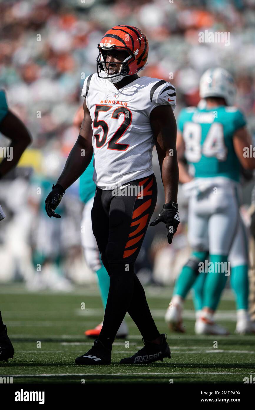 Cincinnati Bengals defensive end Noah Spence (52) warms up before a  preseason NFL football game against the Los Angeles Rams, Saturday, Aug.  27, 2022, in Cincinnati. (AP Photo/Emilee Chinn Stock Photo - Alamy