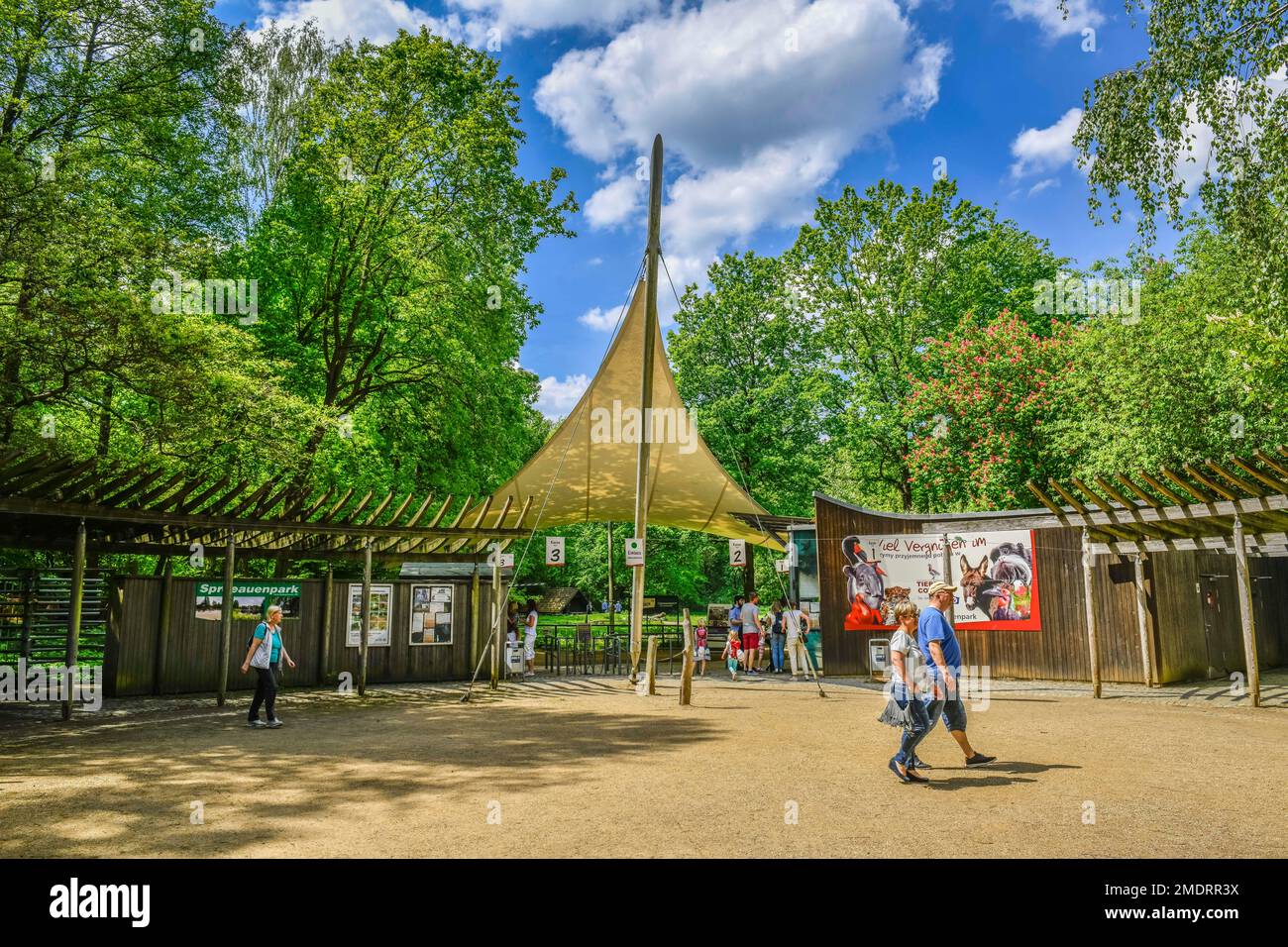 Central park zoo entrance hires stock photography and images Alamy