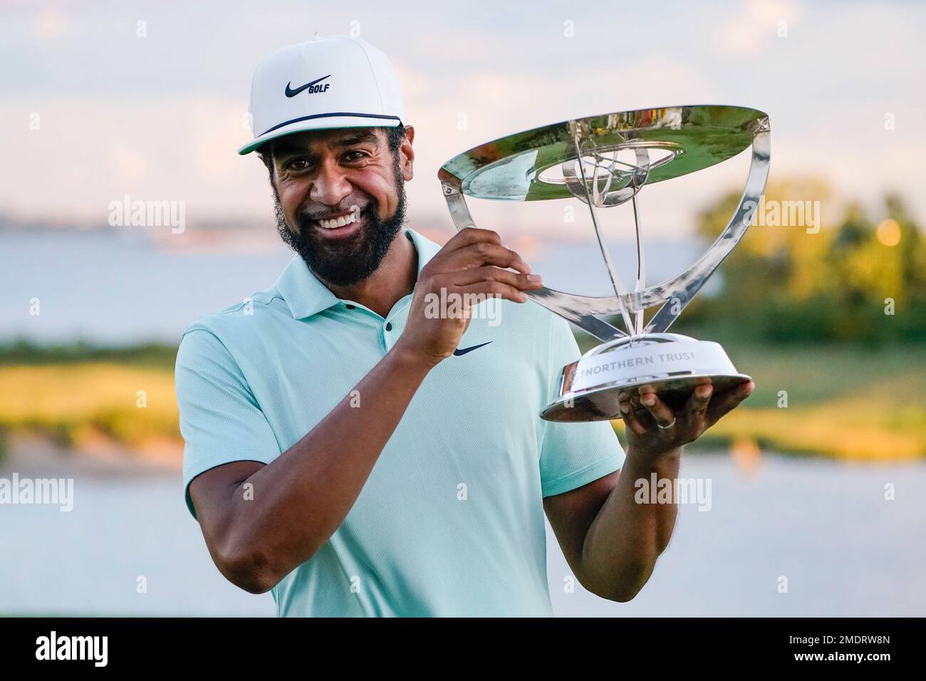 THIS CORRECTS THAT FINAU POSES WITH THE NORTHERN TRUST GOLF TOURNAMENT