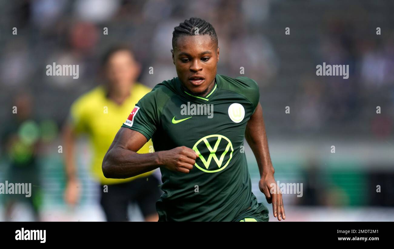 Tay Ridle Wolfsburg's Ridle Baku during the German Bundesliga soccer match ...