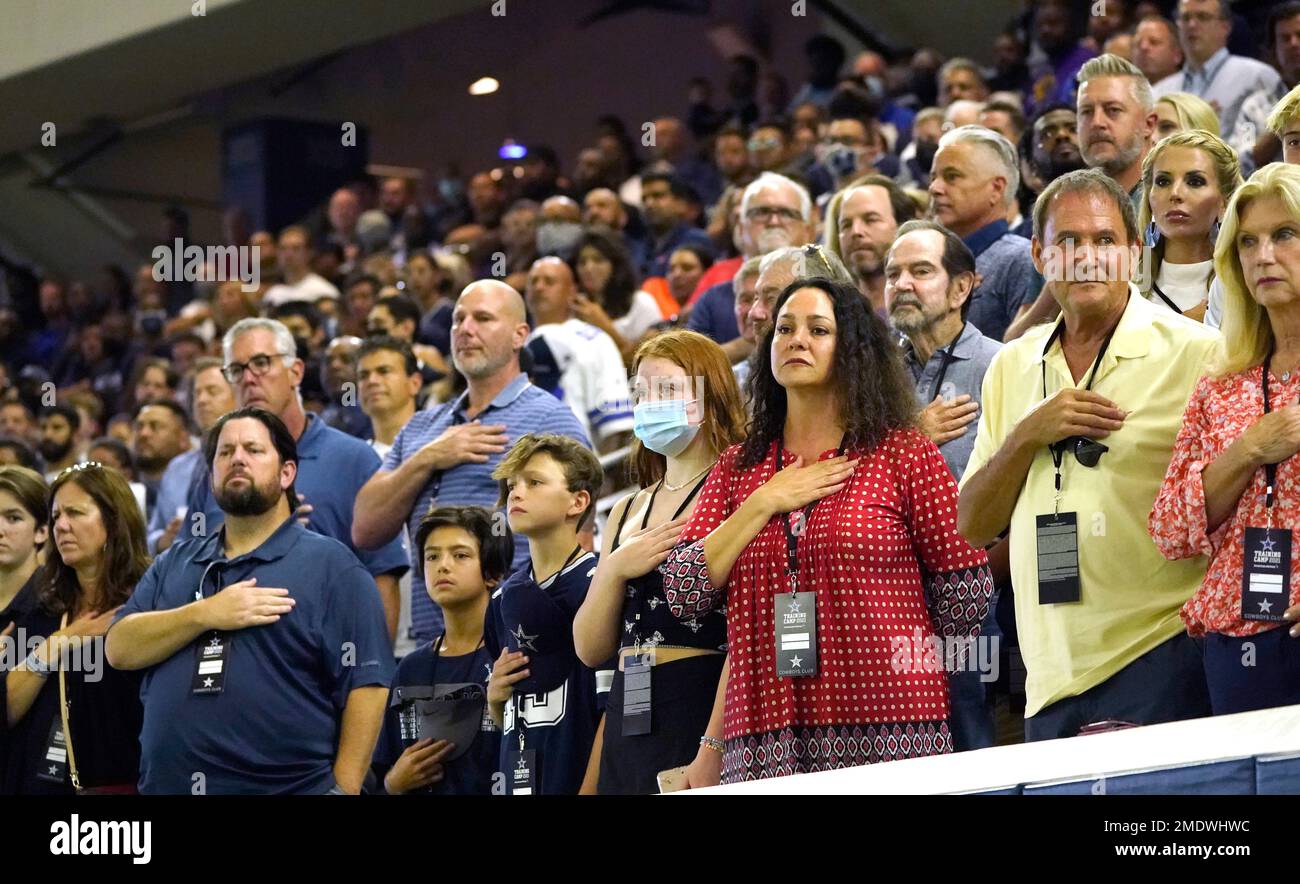 Dallas Cowboys stand for the national anthem before an NFL football game  against the Los Angeles Rams in Arlington, Texas, Sunday, Dec. 15, 2019.  (AP Photo/Ron Jenkins Stock Photo - Alamy