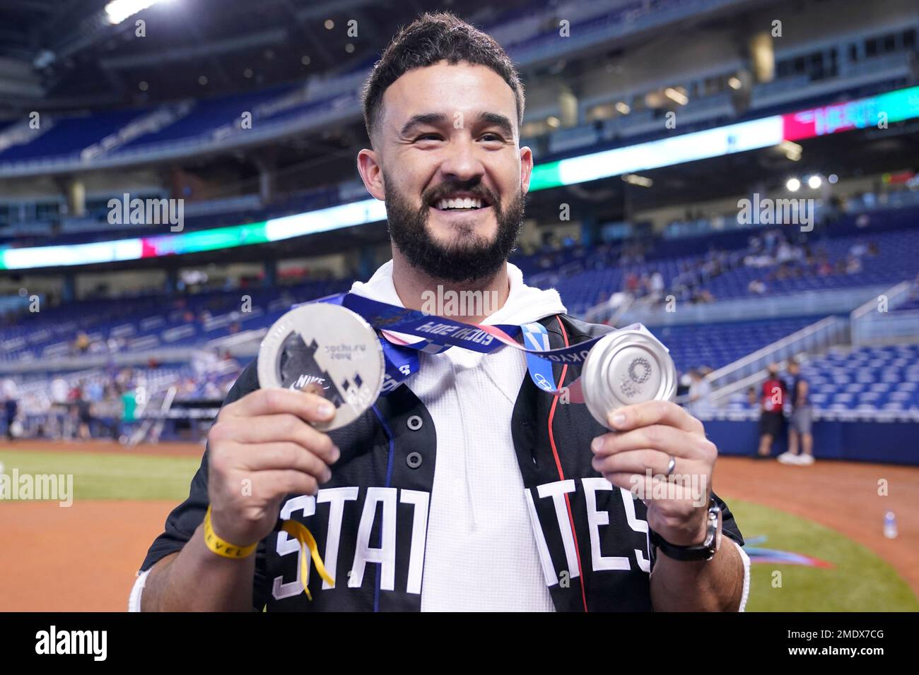Marlins news: Eddy Alvarez chasing another medal in Summer