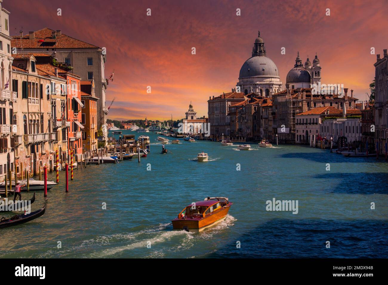 Ponte della academia venice hi-res stock photography and images - Alamy